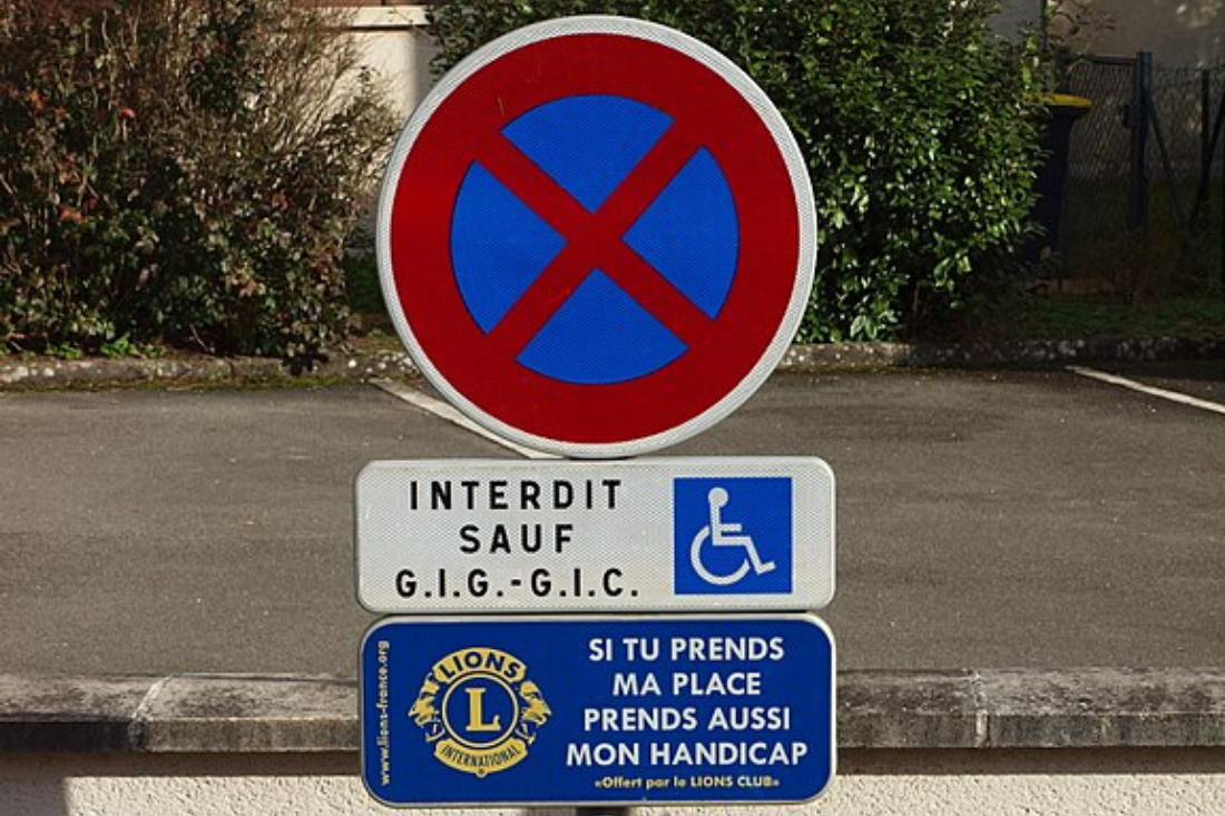 panneau place handicapés